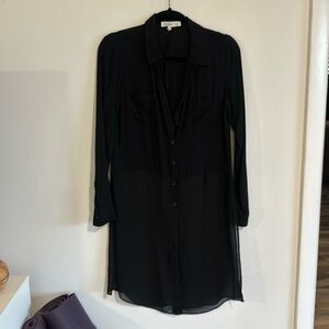 BCBG black sheet button down tunic